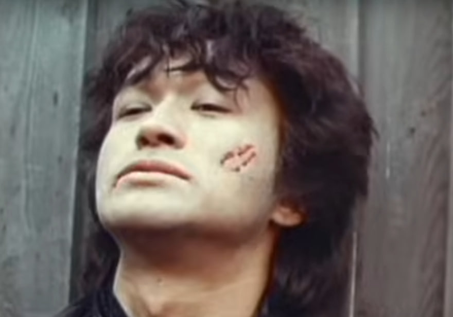 Фанаты Паши Техника спровоцировали конфликт, заклеив граффити с Виктором Цоем в Санкт-Петербурге | В Санкт-Петербурге фанаты Паши Техника осквернили мурал с Виктором Цоем Фанаты Паши Техника спровоцировали конфликт, заклеив граффити с Виктором Цоем в Санкт-Петербурге | В Санкт-Петербурге фанаты Паши Техника осквернили мурал с Виктором Цоем