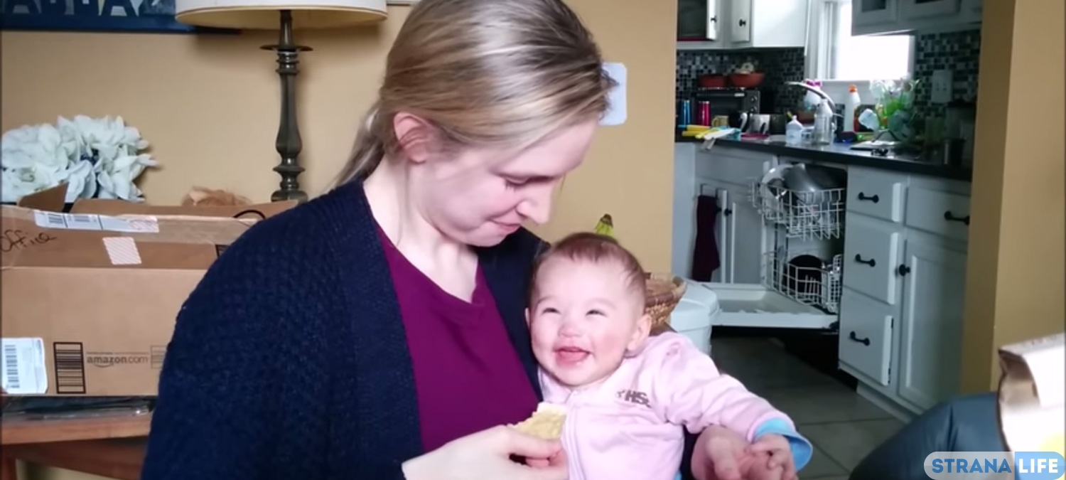 Видео с хохочущим ребенком бьет рекорды в YouTube Видео с хохочущим ребенком бьет рекорды в YouTube