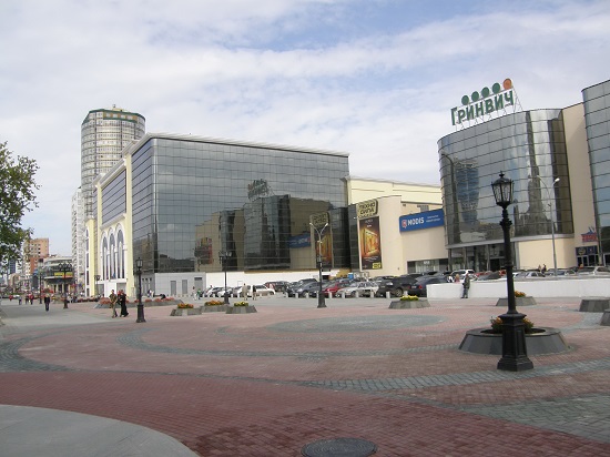 В Екатеринбурге в день голосования эвакуировали крупный торговый центр В Екатеринбурге в день голосования эвакуировали крупный торговый центр