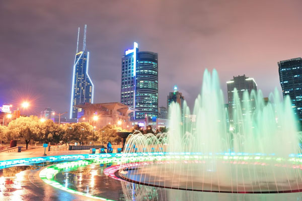 В Москве 20-летний парень погиб от удара током при купании в фонтане В Москве 20-летний парень погиб от удара током при купании в фонтане