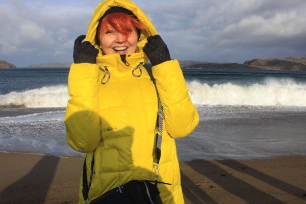 Жертвы пропаганды? На жительницу Великого Устюга донесли из-за похожей на флаг Украины аватарки | На россиянку написали донос из-за фото в жёлтой куртке на фоне синего неба