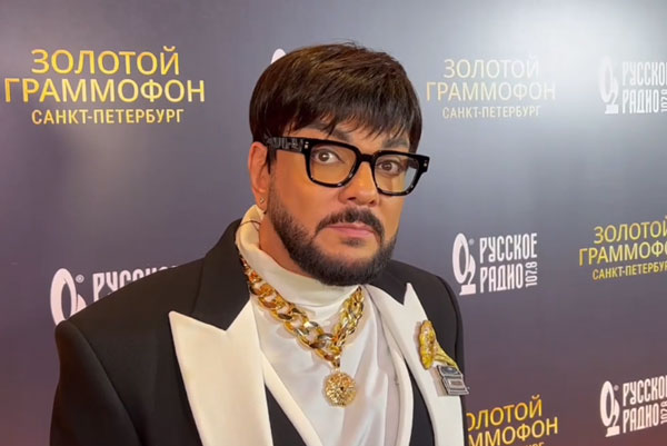 Отдыхал и «сам себя отменил»: Киркоров в очередной раз раскаялся из-за «голой вечеринки» и пошутил про дверь Отдыхал и «сам себя отменил»: Киркоров в очередной раз раскаялся из-за «голой вечеринки» и пошутил про дверь