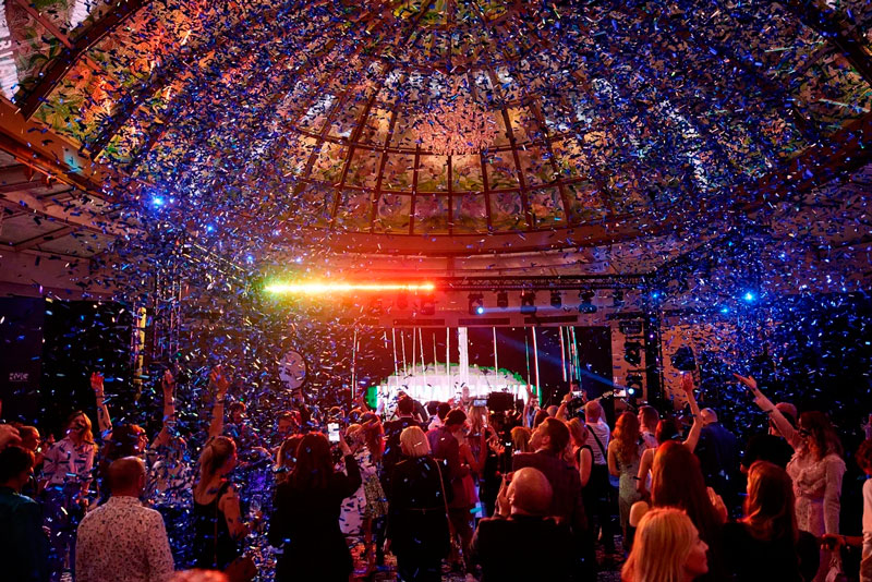 Эксклюзивная вечеринка на ПМЭФ-2024: парад звезд и захватывающие выступления в «Лотте Отель»! | «Русская Медиагруппа» устроила на ПМЭФ самую масштабную неформальную вечеринку Эксклюзивная вечеринка на ПМЭФ-2024: парад звезд и захватывающие выступления в «Лотте Отель»! | «Русская Медиагруппа» устроила на ПМЭФ самую масштабную неформальную вечеринку