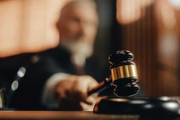 В Самаре приговорили сына замглавы МВД к семи годам колонии по делу о взятке | Суд в Самаре приговорил сына замглавы МВД Зубова к семи годам колонии В Самаре приговорили сына замглавы МВД к семи годам колонии по делу о взятке | Суд в Самаре приговорил сына замглавы МВД Зубова к семи годам колонии