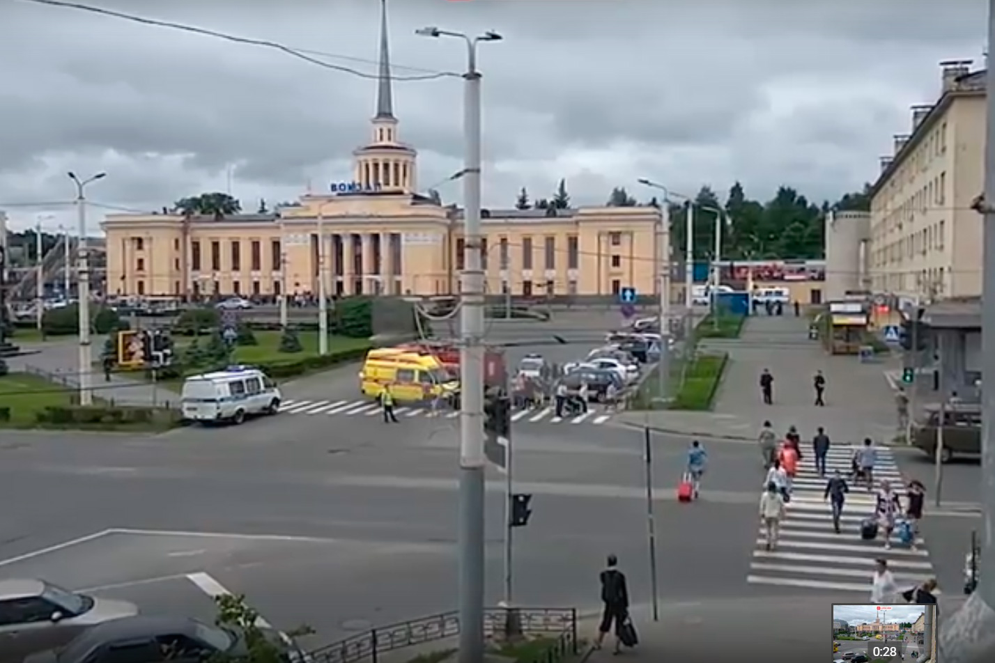 СРОЧНО! Четыре взрыва прогремели на площади в Петрозаводске СРОЧНО! Четыре взрыва прогремели на площади в Петрозаводске