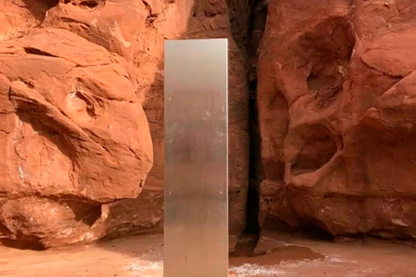 Исчез обнаруженный в пустыне в Юте таинственный монолит Исчез обнаруженный в пустыне в Юте таинственный монолит