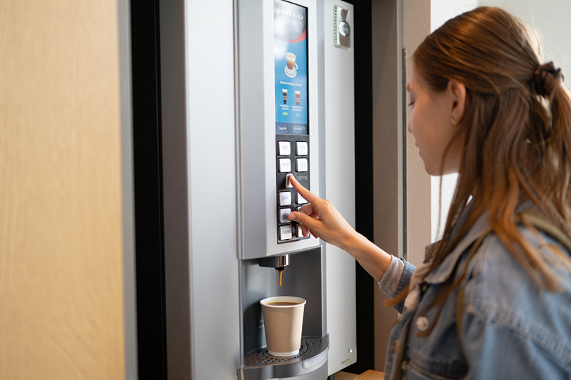 «Энергия и эйфория»: что происходит, если пить кофе после алкоголя | Врач Морунов рассказал, почему опасно сочетать кофе и алкоголь «Энергия и эйфория»: что происходит, если пить кофе после алкоголя | Врач Морунов рассказал, почему опасно сочетать кофе и алкоголь