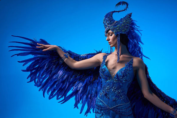 История удивительного дизайнера, которая создает шедевры для самых красивых девушек страны и даже Марса