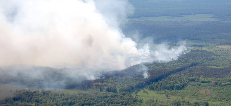 Военные вертолетчики обнаружили и потушили два лесных пожара близ старейшего села Республики Тыва Военные вертолетчики обнаружили и потушили два лесных пожара близ старейшего села Республики Тыва