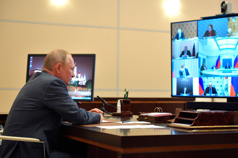 Кремль: Путину придется жить в условиях ограничений Кремль: Путину придется жить в условиях ограничений