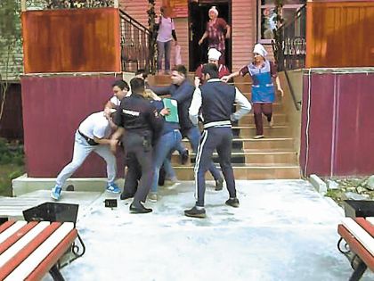 Журналистов "Ревизорро" самих обвинили в избиении