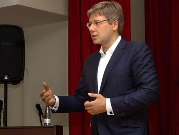 Мэр Риги Нил Ушаков попал "под колпак" за русский язык Мэр Риги Нил Ушаков попал "под колпак" за русский язык