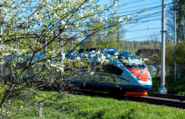 ФПК пообещала увеличить число вагонов к поездам между Москвой и Петербургом | Билеты на поезд из Петербурга в Москву кончились из-за закрытых аэропортов ФПК пообещала увеличить число вагонов к поездам между Москвой и Петербургом | Билеты на поезд из Петербурга в Москву кончились из-за закрытых аэропортов