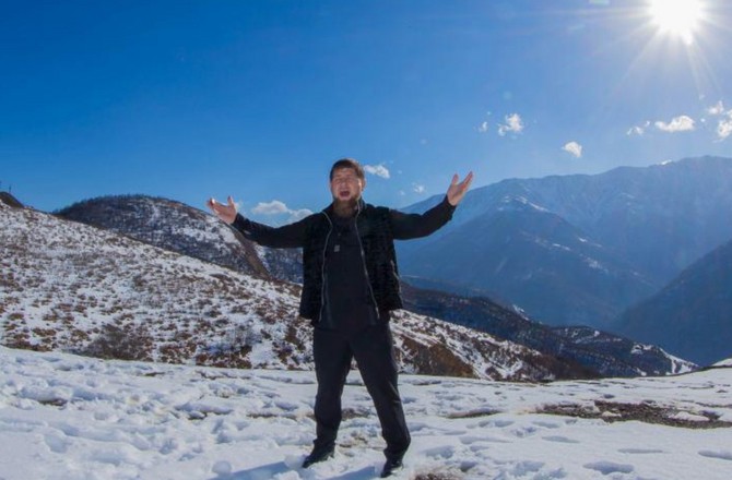 Алина Кабаева и родственники Кадырова попали под санкции Японии Алина Кабаева и родственники Кадырова попали под санкции Японии