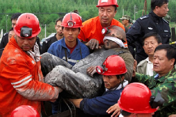 Шахтер выжил, проведя в завалах шахты 17 лет Шахтер выжил, проведя в завалах шахты 17 лет