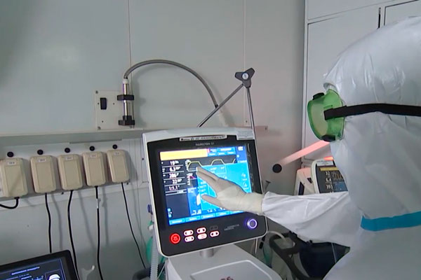 Всплеск «ковида»: в регионах — очереди из скорых, на КТ и тесты ПЦР