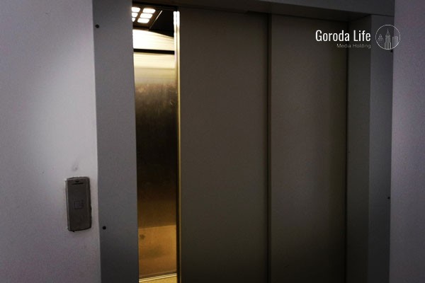 Взрослые и дети пострадали при падении лифта с 12-го этажа дома в Махачкале | Лифт с людьми рухнул с 12-го этажа дома в Дагестане Взрослые и дети пострадали при падении лифта с 12-го этажа дома в Махачкале | Лифт с людьми рухнул с 12-го этажа дома в Дагестане