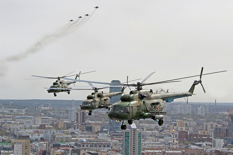 Сегодня в небе над Екатеринбургом состоится первая репетиция воздушной части военного парада Сегодня в небе над Екатеринбургом состоится первая репетиция воздушной части военного парада