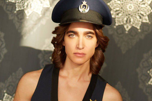 В Иране задержан порноактер из США, который называет себя «персидским принцем». Ему грозит повешение за «войну против Бога» и критику иранских властей | Порнозвезда из США арестован в Иране и будет повешен