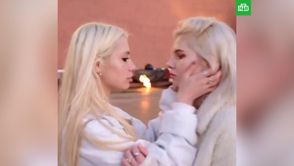 СК заинтересовался видео с «элементами однополого акта» у Могилы Неизвестного Солдата СК заинтересовался видео с «элементами однополого акта» у Могилы Неизвестного Солдата