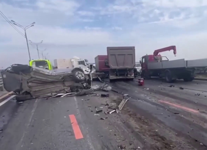 Массовая авария в Подмосковье: самосвал врезался в десять автомобилей — три человека погибли. Видео | Три человека погибли в результате аварии десяти автомобилей в Подмосковье Массовая авария в Подмосковье: самосвал врезался в десять автомобилей — три человека погибли. Видео | Три человека погибли в результате аварии десяти автомобилей в Подмосковье