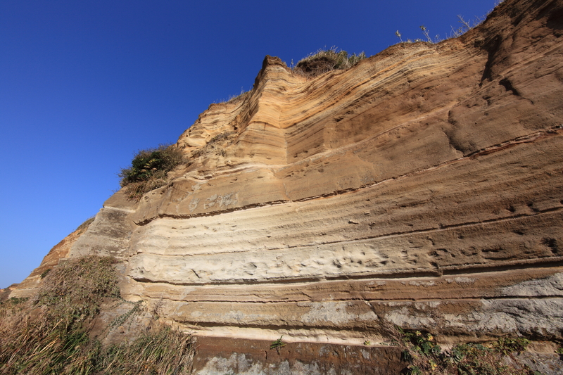 Туристка получила множественные переломы при падении с обрыва в Дагестане