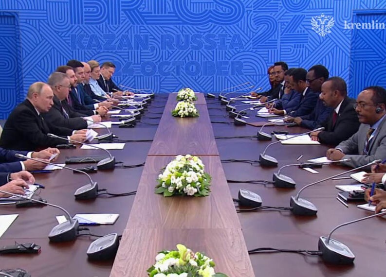 Пельмени с осетриной и кыстыбый: чем угощали лидеров БРИКС на ужине после саммита | На саммите БРИКС в Казани лидеров стран угощали вином и кыстыбыем Пельмени с осетриной и кыстыбый: чем угощали лидеров БРИКС на ужине после саммита | На саммите БРИКС в Казани лидеров стран угощали вином и кыстыбыем