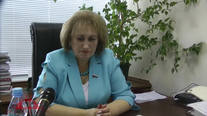 Депутат Госдумы пожаловалась на маленькую зарплату в 380 тысяч рублей