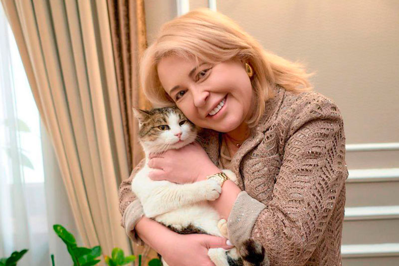 Кошку Мусю планируют сделать символом: "Переименовать скалу и превратить в сувениры" | В Ялте в честь кошки хотят переименовать скалу в "Авроро-Муськину" Кошку Мусю планируют сделать символом: "Переименовать скалу и превратить в сувениры" | В Ялте в честь кошки хотят переименовать скалу в "Авроро-Муськину"