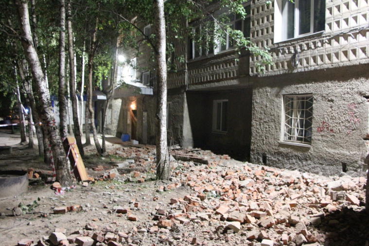 В ХМАО частично обрушился пятиэтажный дом. ФОТО В ХМАО частично обрушился пятиэтажный дом. ФОТО