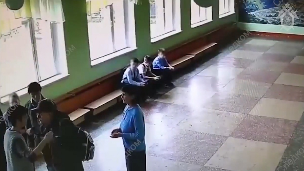 Следственный комитет опубликовал видео разборки челябинца с пятиклассником Следственный комитет опубликовал видео разборки челябинца с пятиклассником