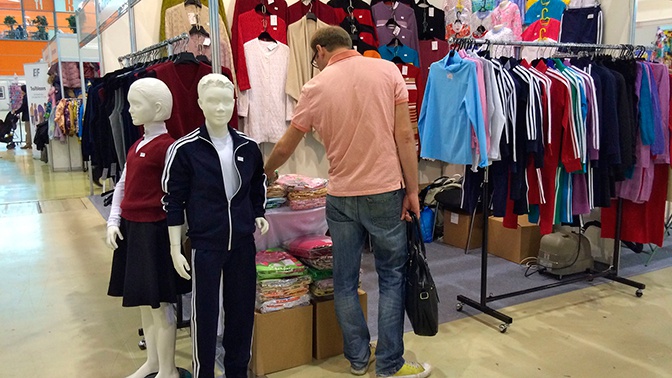 В Роспотребнадзоре рассказали, когда откроются магазины одежды