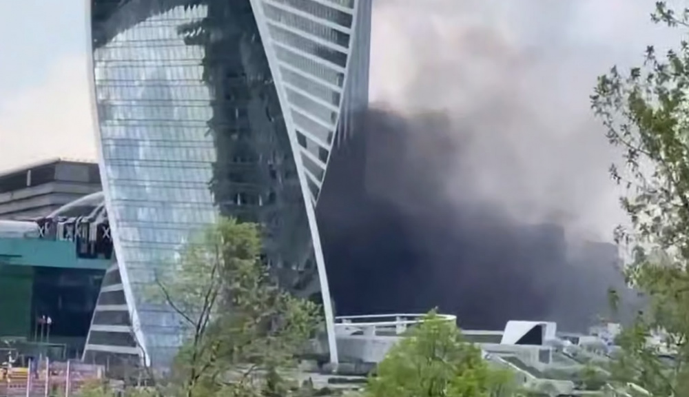 Автомобиль взорвался на подземной парковке в центре Москвы | На подземной парковке в центре Москвы загорелся автомобиль Автомобиль взорвался на подземной парковке в центре Москвы | На подземной парковке в центре Москвы загорелся автомобиль