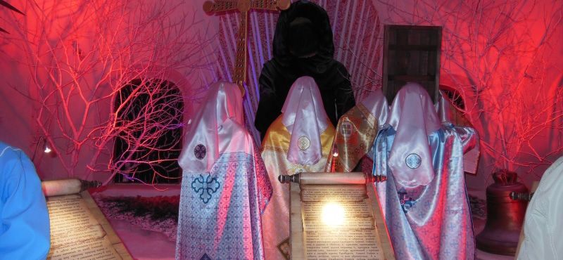 В Новгородском кремле можно увидеть интерпретацию истории о разорении Новгорода Иоанном Грозным