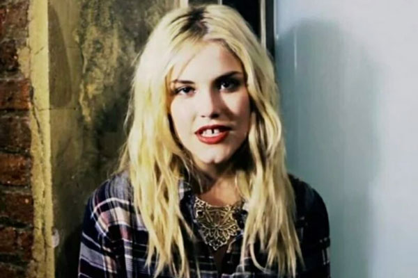 5 звёзд, которым не повредит поход к стоматологу 5 звёзд, которым не повредит поход к стоматологу