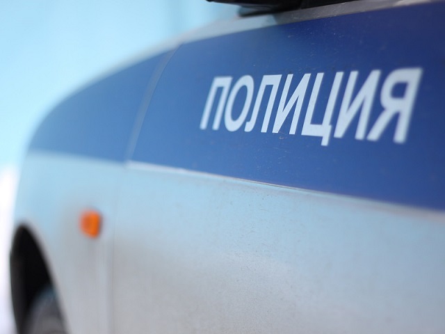 В Челябинской области мотоцикл врезался в автомобиль полицейского В Челябинской области мотоцикл врезался в автомобиль полицейского