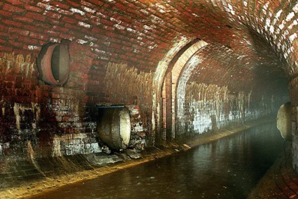 Найдены тела всех восьми участников экскурсии по коллекторам в Москве Найдены тела всех восьми участников экскурсии по коллекторам в Москве