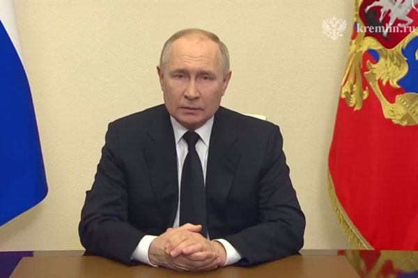 Президент РФ Владимир Путин обратился к россиянам после теракта в московском «Крокус Сити Холле» | «Террористов ждёт возмездие и забвение»: обращение Путина к россиянам после трагедии в «Крокус Сити Холле» Президент РФ Владимир Путин обратился к россиянам после теракта в московском «Крокус Сити Холле» | «Террористов ждёт возмездие и забвение»: обращение Путина к россиянам после трагедии в «Крокус Сити Холле»