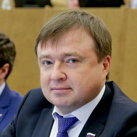 В Госдуме предлагают сократить новогодние праздники В Госдуме предлагают сократить новогодние праздники