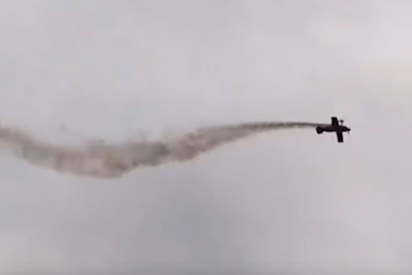 Самолет разбился во время авиашоу в Австралии. Видео | На авиашоу в Австралии разбился самолет, пилот в критическом состоянии Самолет разбился во время авиашоу в Австралии. Видео | На авиашоу в Австралии разбился самолет, пилот в критическом состоянии