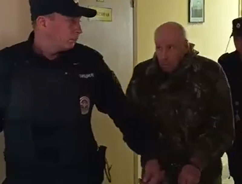 Арестован пенсионер из Ленобласти за продажу суррогатного алкоголя, приведшую к смертям | 78-летний пенсионер в Ленобласти арестован за продажу смертельного самогона Арестован пенсионер из Ленобласти за продажу суррогатного алкоголя, приведшую к смертям | 78-летний пенсионер в Ленобласти арестован за продажу смертельного самогона