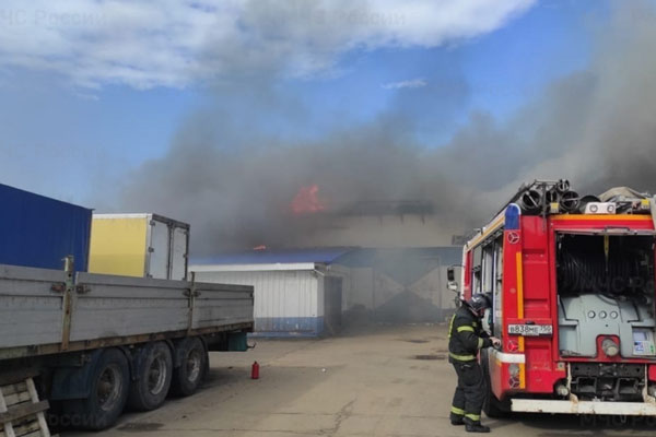 В подмосковном Наро-Фоминске на складе поликарбоната вспыхнул пожар | В Наро-Фоминске загорелся склад поликарбоната В подмосковном Наро-Фоминске на складе поликарбоната вспыхнул пожар | В Наро-Фоминске загорелся склад поликарбоната