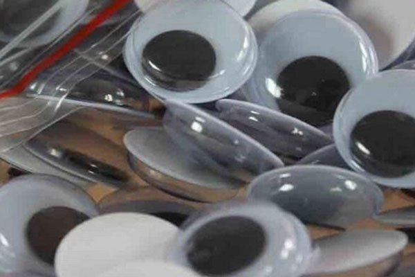 Мальчик, проглотивший глаз игрушки, умер после года мучений Мальчик, проглотивший глаз игрушки, умер после года мучений