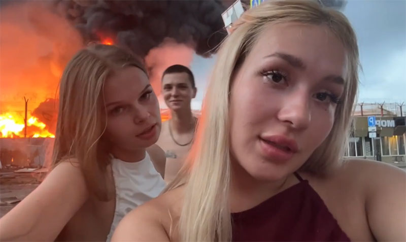 Трёх зумеров задержали за съёмку видео на фоне горящей нефтебазы на Кубани | Силовики Сочи поймали трёх туристов за видеоролик на фоне горящей нефтебазы