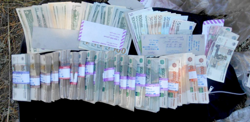 Полицейские в Бурятии задержали подозреваемых в разбойном нападении на отделение банка Полицейские в Бурятии задержали подозреваемых в разбойном нападении на отделение банка