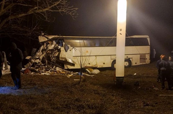 Пять человек погибли и еще 11 пострадали во время ДТП с автобусом под Краснодаром Пять человек погибли и еще 11 пострадали во время ДТП с автобусом под Краснодаром