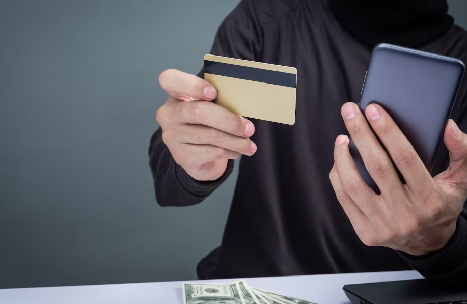 Сбербанк предупредил россиян о новом виде мошенничества с обвинением в измене Родине Сбербанк предупредил россиян о новом виде мошенничества с обвинением в измене Родине