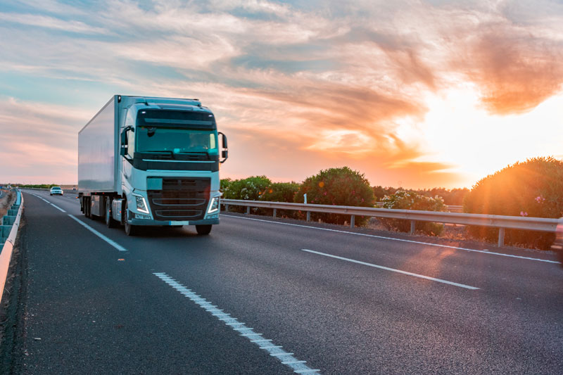 Подмосковный грузовик в центре криминального скандала: задержан подозреваемый в краже на 5 миллионов рублей! | Полиция задержала водителя фуры, похищавшего товары у подмосковных бизнесменов Подмосковный грузовик в центре криминального скандала: задержан подозреваемый в краже на 5 миллионов рублей! | Полиция задержала водителя фуры, похищавшего товары у подмосковных бизнесменов