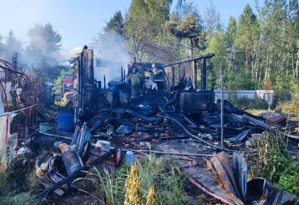 Житель Подмосковья поджёг дом с экс-женой и знакомыми внутри. 2 человека погибли | Россиянин сжёг заживо бывшую жену и её знакомого Житель Подмосковья поджёг дом с экс-женой и знакомыми внутри. 2 человека погибли | Россиянин сжёг заживо бывшую жену и её знакомого