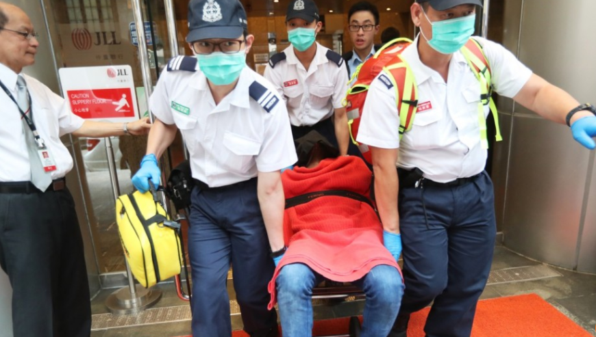 В Гонконге турист проглотил алмазов на 6 млн долларов В Гонконге турист проглотил алмазов на 6 млн долларов